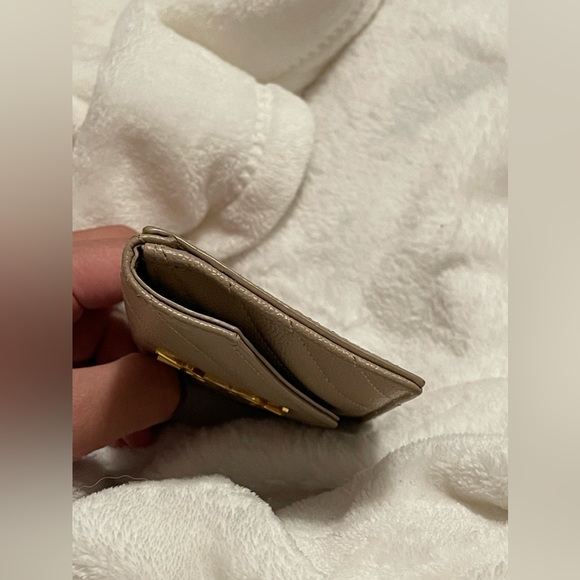 Brand New Authentic SAINT LAURENT FRAGMENTS FLAP CARD CASE in DARK BEIGE LEATHER - Picture 7 of 12